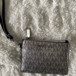 Micheal Kors Small Coin purse (brand new)